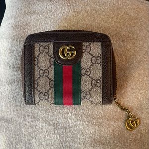 FAUX Gucci zip wallet small